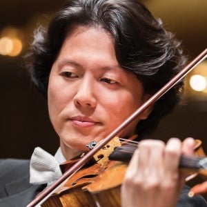 Kuan Cheng Lu performing 900x600