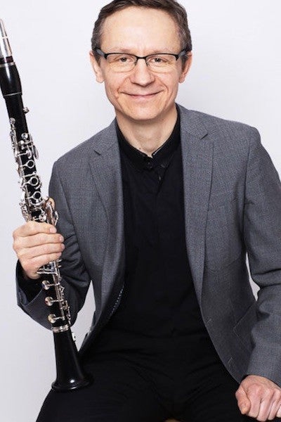 Wojtek Komsta headshot 400x600